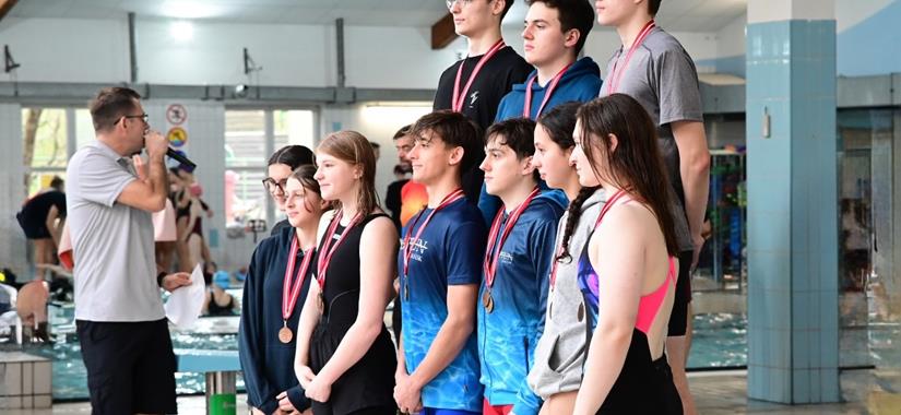 drużynowy maraton pływacki